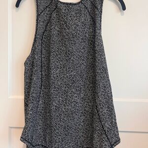 Lululemon Black and White Women's Top